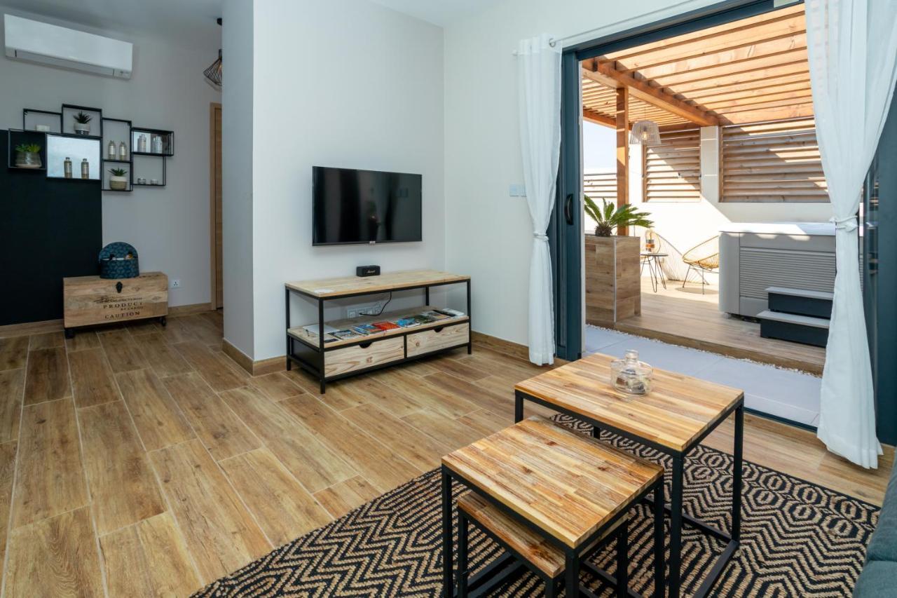 L'Entre Deux-Suite Romantique - Jacuzzi Privatif - Clim Reversible - Wifi Le Somail Luaran gambar